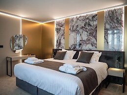 Aslan Gold Hotel