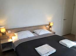 Beautiful Lodge Close to the Beach