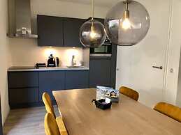 Beautiful Lodge Close to the Beach