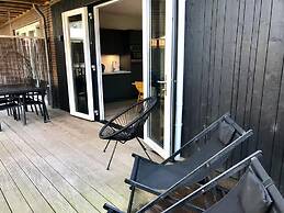 Beautiful Lodge Close to the Beach