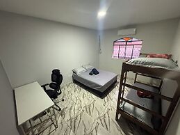 Casa espaçosa com piscina e churrasqueir