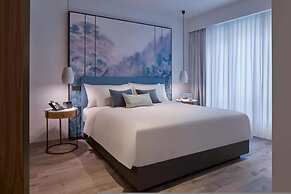 1 Bedroom Beautiful Unit in Prime Location