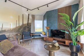 4-person Apartment With Island View