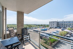 4-person Apartment With Island View