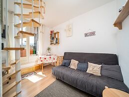 Modern Alpine Apartment in La Foux