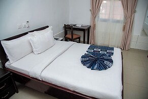 Eden Palace