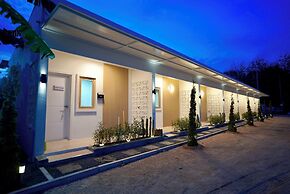 The Cozy Haus Airport