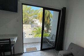 Lavish Studio w Balcony Downtown 3