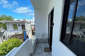 Lavish Studio w Balcony Downtown 3
