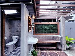 White & Green Boutique Homestay