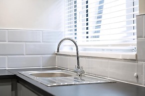 Comfortable 4-bed Home With Free Parking Wales