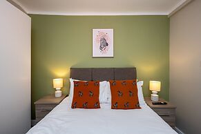 Comfortable 4-bed Home With Free Parking Wales