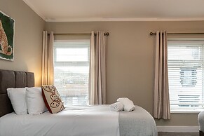 Comfortable 4-bed Home With Free Parking Wales