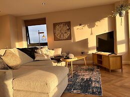 Brighton City View 3-bed Retreat