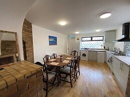 4-bedrooms - Perfect for Those Working in Bridgend