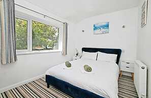 Atlantic Reach Cozy 2-bed With Parking