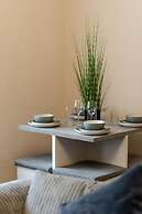 Comfortable 4-bed Home With Free Parking