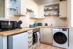 Seaview 2-bed With Private Parking, Portishead