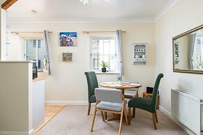 Seaview 2-bed With Private Parking, Portishead