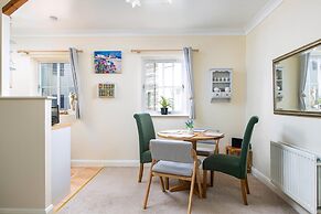Seaview 2-bed With Private Parking, Portishead