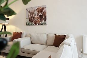 Spacious 3BR Flat in Cowbridge Centre