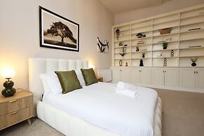 Spacious 3BR Flat in Cowbridge Centre