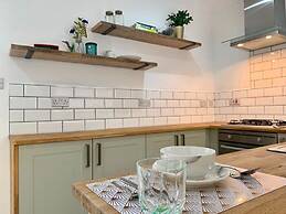 Spacious & Comfortable 2-bedroom Home
