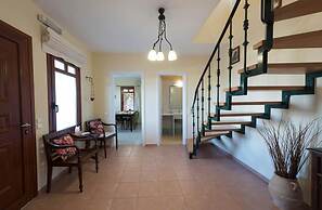 Odysseus Villa in Plaka