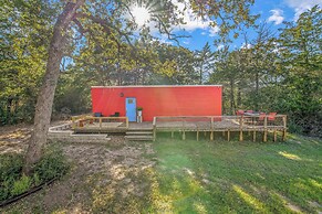 6 Mi to Kyle Field! Pet-friendly Getaway w/ Yard