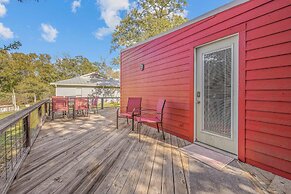 6 Mi to Kyle Field! Pet-friendly Getaway w/ Yard