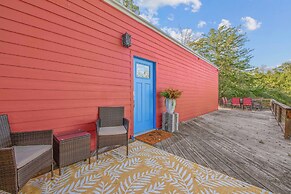 6 Mi to Kyle Field! Pet-friendly Getaway w/ Yard