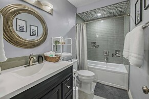 6 Mi to Kyle Field! Pet-friendly Getaway w/ Yard