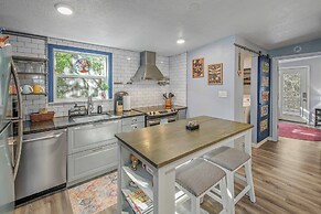 6 Mi to Kyle Field! Pet-friendly Getaway w/ Yard