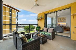 Zen Paradiso Harbour View Pool Balcony