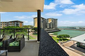 Zen Paradiso Harbour View Pool Balcony