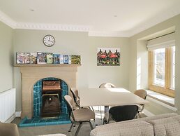 Harcombe House Rooms - First Floor Single