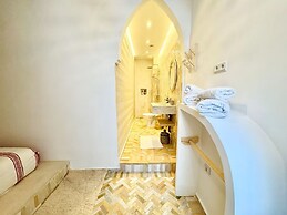 Beautiful Arab House With Swimming Pool