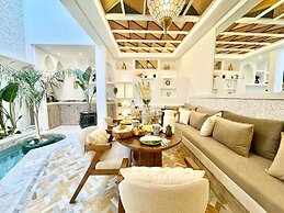 Beautiful Arab House With Swimming Pool
