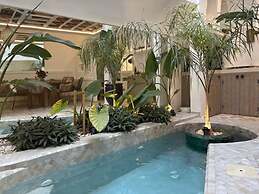 Beautiful Arab House With Swimming Pool