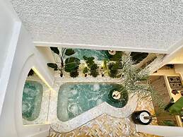 Beautiful Arab House With Swimming Pool