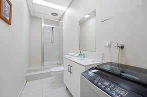 Chadstone Holiday W2 Villa