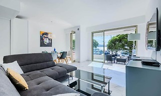 Apartment in Cannes With Stunning Sea View