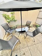 2 Bed House - Sleeps 4 - Parking - Wifi