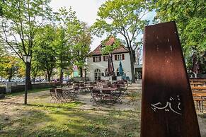Volkspark Hotel