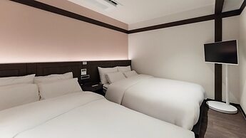 Suwon Haenggung-dong Revora Hotel