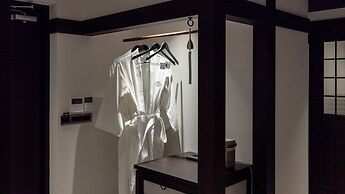 Suwon Haenggung-dong Revora Hotel