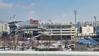 Suwon Haenggung-dong Revora Hotel