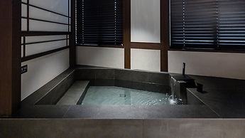 Suwon Haenggung-dong Revora Hotel