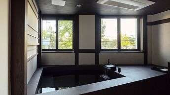 Suwon Haenggung-dong Revora Hotel
