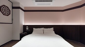 Suwon Haenggung-dong Revora Hotel